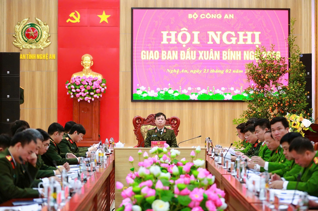 3.	Tại điểm cầu Công an Nghệ An, đồng chí Thiếu tướng Đinh Việt Dũng, Giám đốc Công an tỉnh chủ trì hội nghị