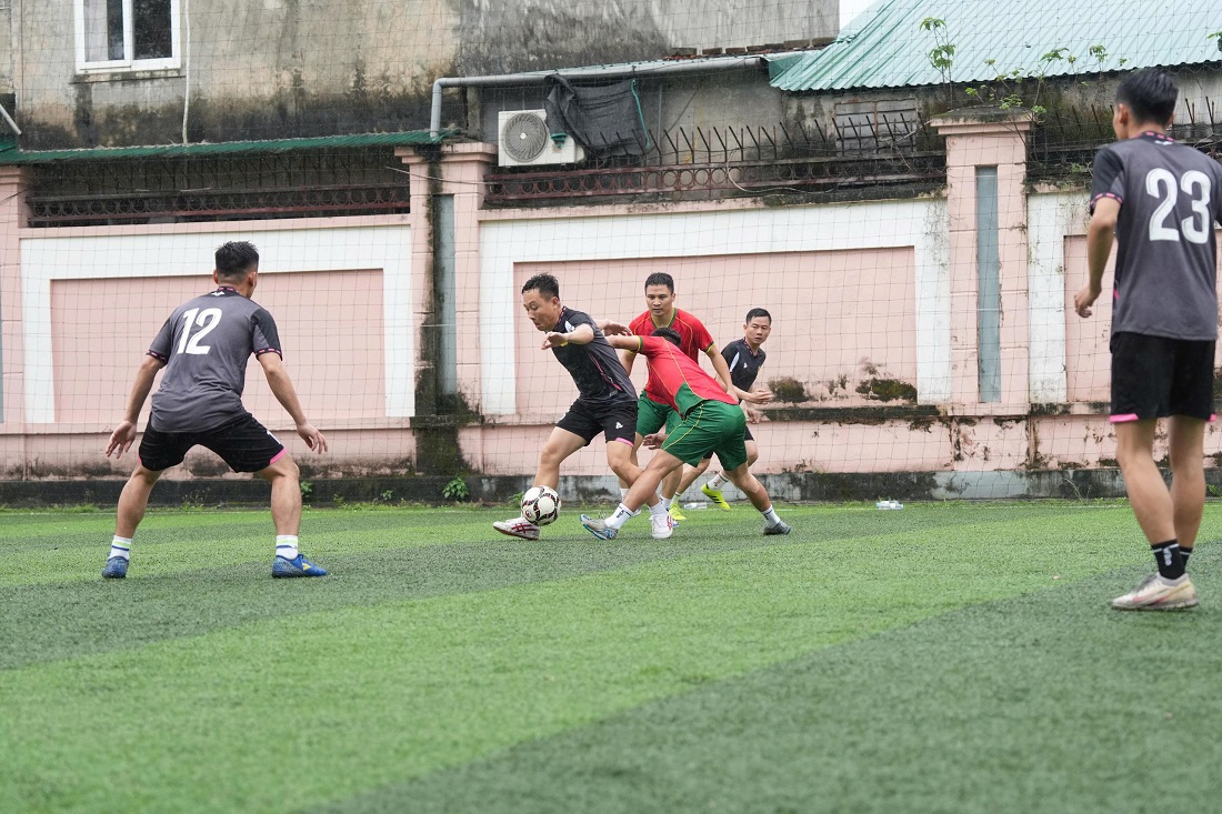 Trận đấu diễn ra với nhiều pha bóng đẹp