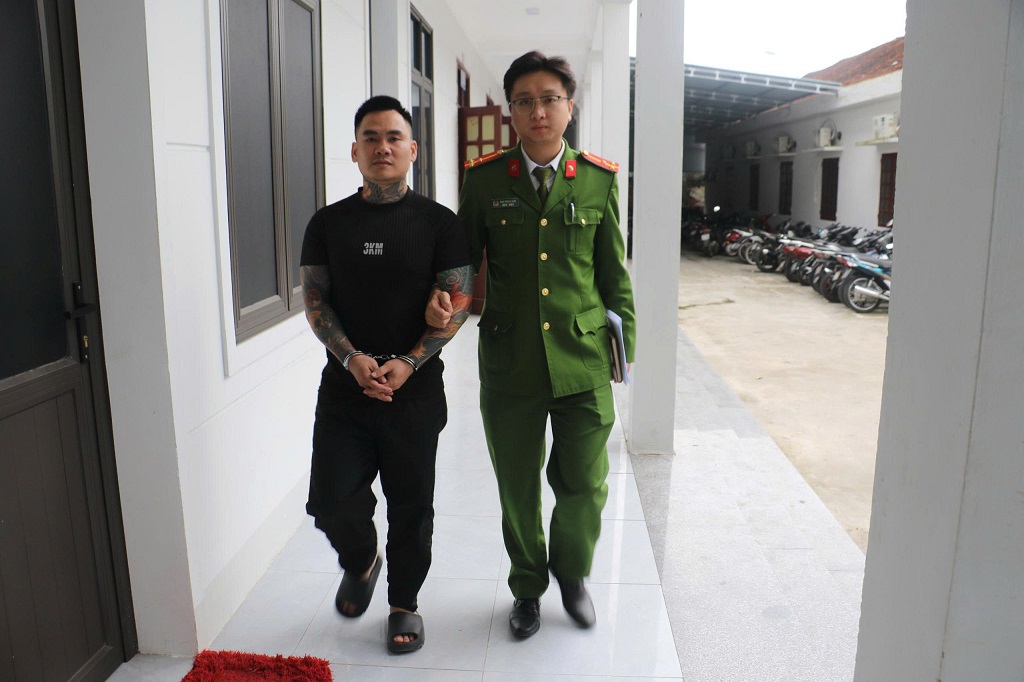 Nhanh chóng bắt giữ đối tượng chém người ở quán cà phê tại phường Thành Vinh