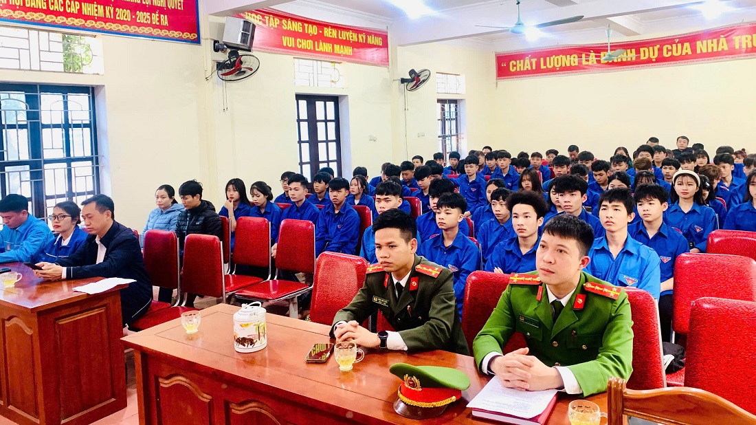 Đông đảo đoàn viên, thanh niên tham gia buổi tuyên truyền