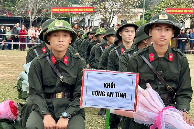 Năm nay có 40 thanh niên ưu tú của 21 xã miền tây Nghệ An lên đường thực hiện nghĩa vụ Công an nhân dân