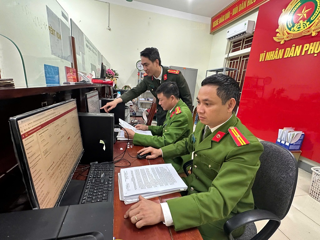 Công an xã tăng rà soát dữ liệu dân cư