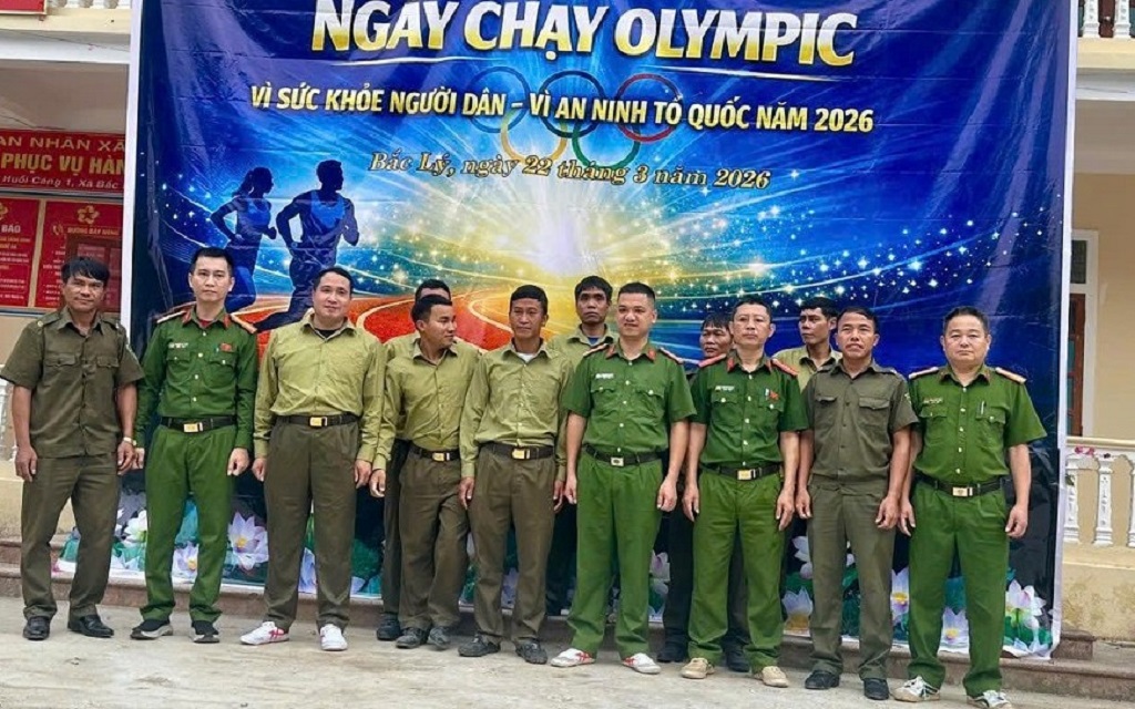 Đông đảo cán bộ, chiến sĩ Công an xã Bắc Lý và người dân tích cực tham gia