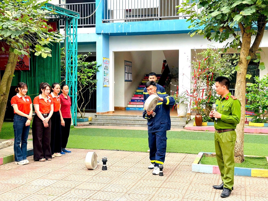 Tuyên truyền, trang bị kiến thức, kỹ năng an toàn, giúp người dân chủ động phòng ngừa nguy cơ tai nạn, sự cố