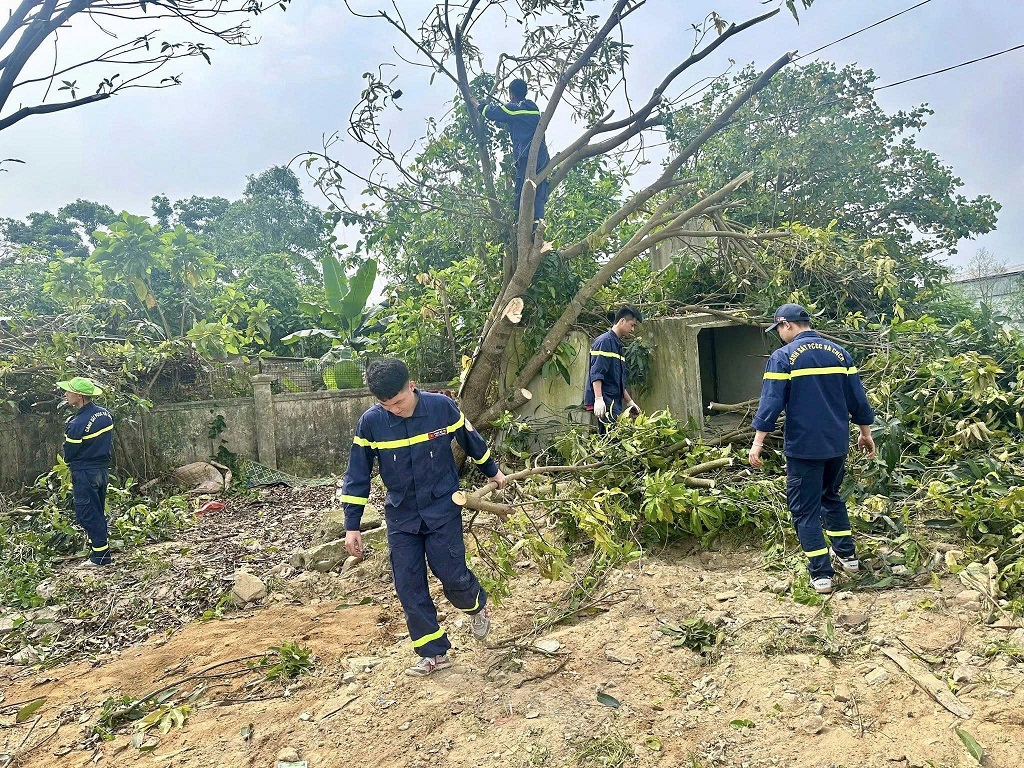 Nhiều phần việc thiết thực được triển khai nhằm bảo đảm an toàn trong sinh hoạt, đi lại cho người khuyết tật