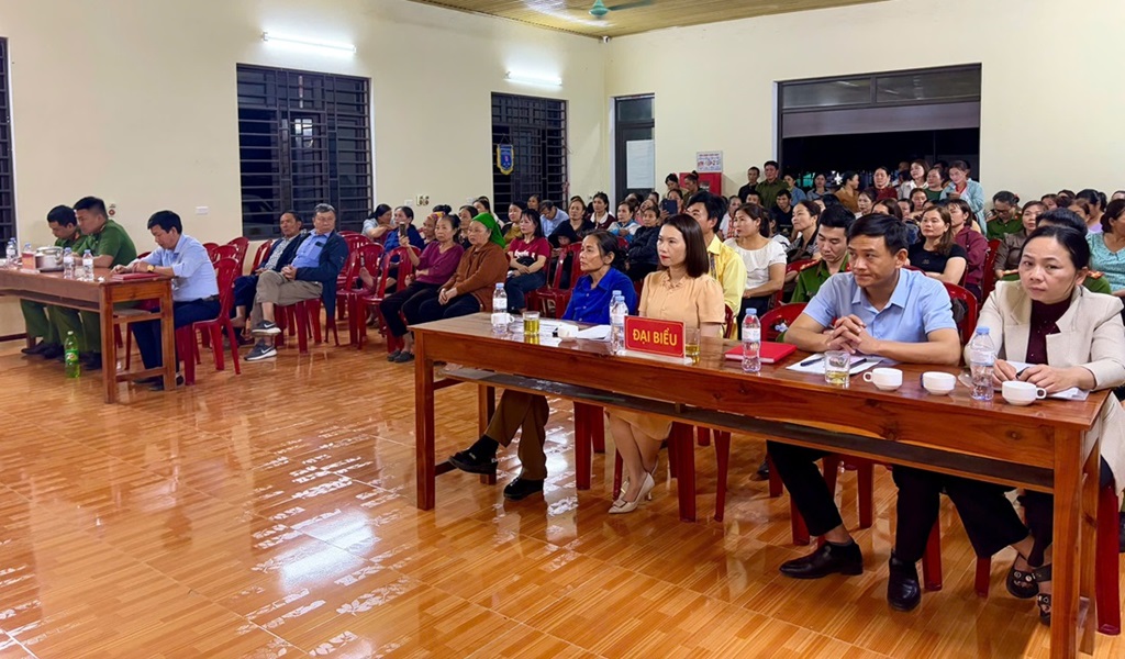 Đông đảo người dân tham dự diễn đàn