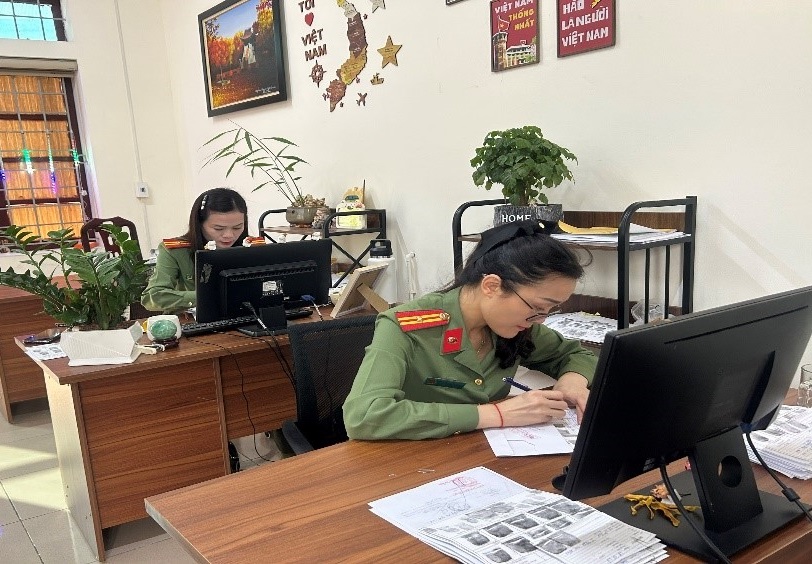 Tiếp nhận, tra cứu, phân tích công thức vân tay đối tượng