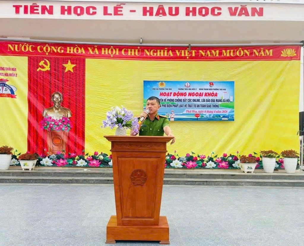 Công an phường Thái Hòa tuyên truyền phòng, chống tội phạm cho học sinh