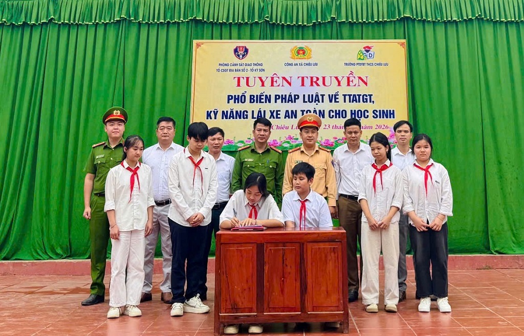 Ký cam kết chấp hành quy định pháp luật