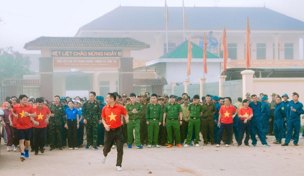Công an xã hưởng ứng Ngày chạy Olympic vì sức khỏe toàn dân