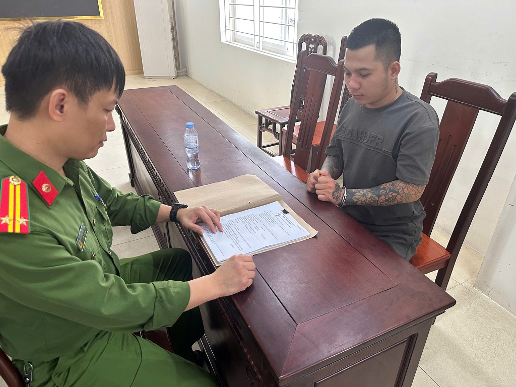 Đối tượng Trương Quyết Thắng tại cơ quan Công an