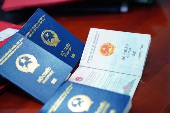 Ảnh: Hộ chiếu có gắn chíp điện tử