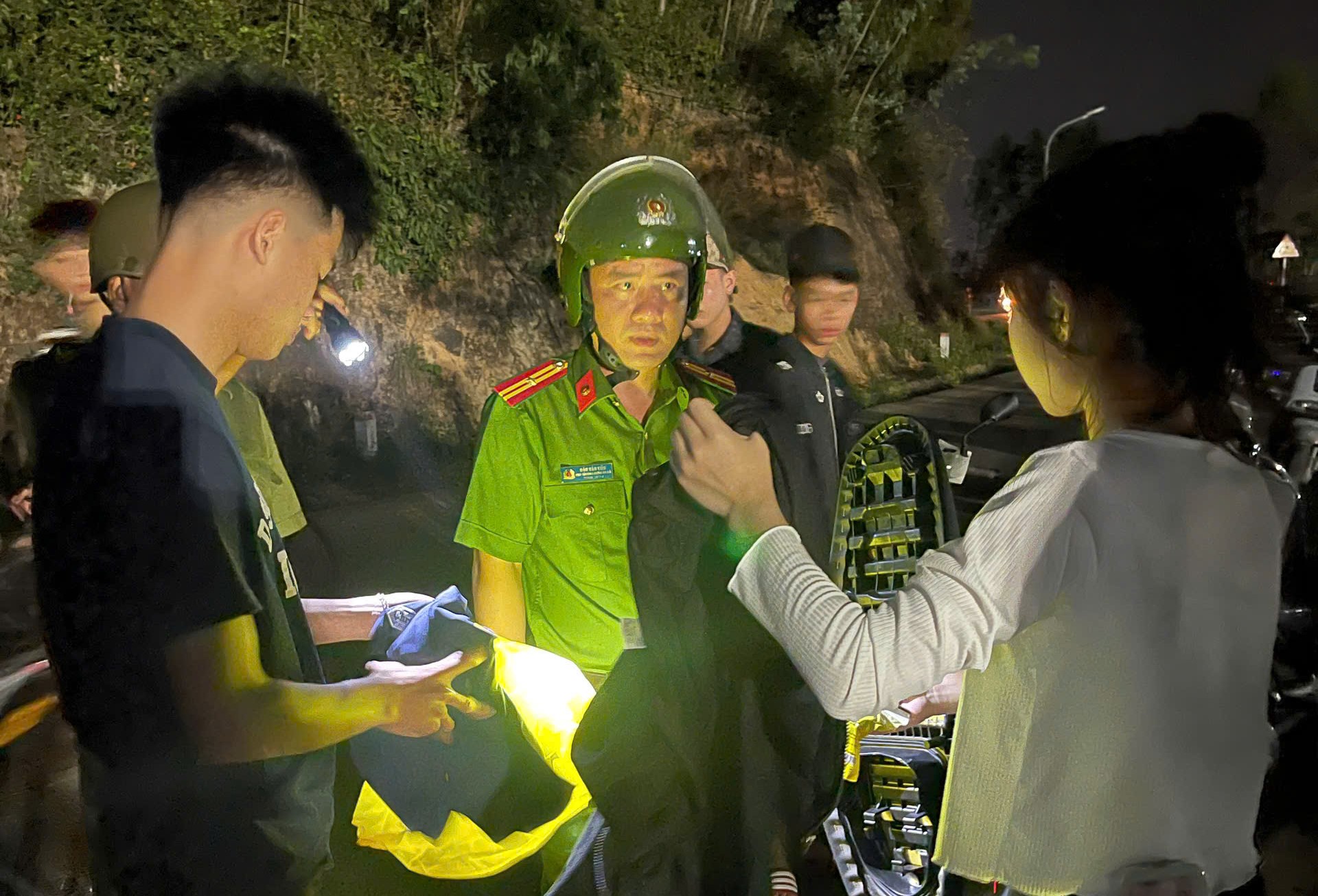 Công an xã Vạn An tăng cường lực lượng tuần tra, qua đó xử lý nhiều trường hợp vi phạm