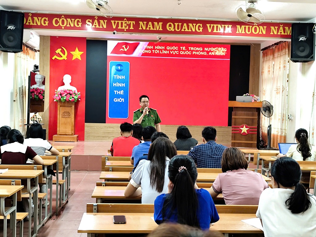 Toàn cảnh lớp học