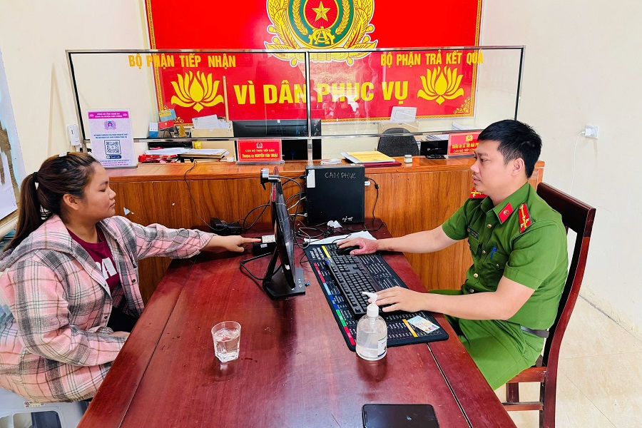 Hỗ trợ thu nhận và kích hoạt tài khoản định danh điện tử mức 2