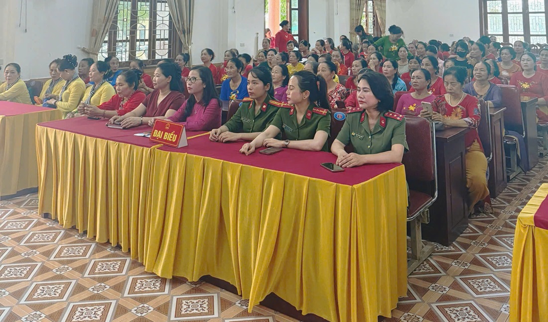 Công an xã Hưng Nguyên tuyên truyền pháp luật tại trường học