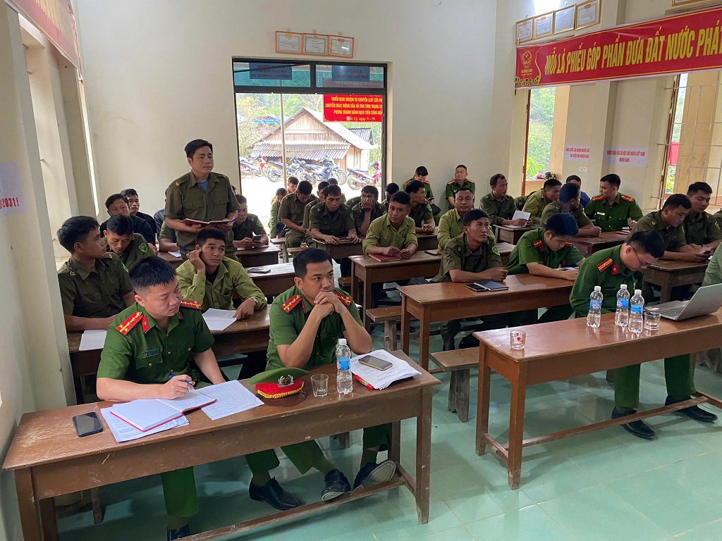 Lực lượng tham gia bảo vệ ANTT ở cơ sở phát biểu