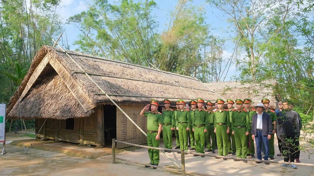 Công an xã Kim Liên bảo đảm ANTT tại Khu di tích lịch sử quốc gia đặc biệt Kim Liên