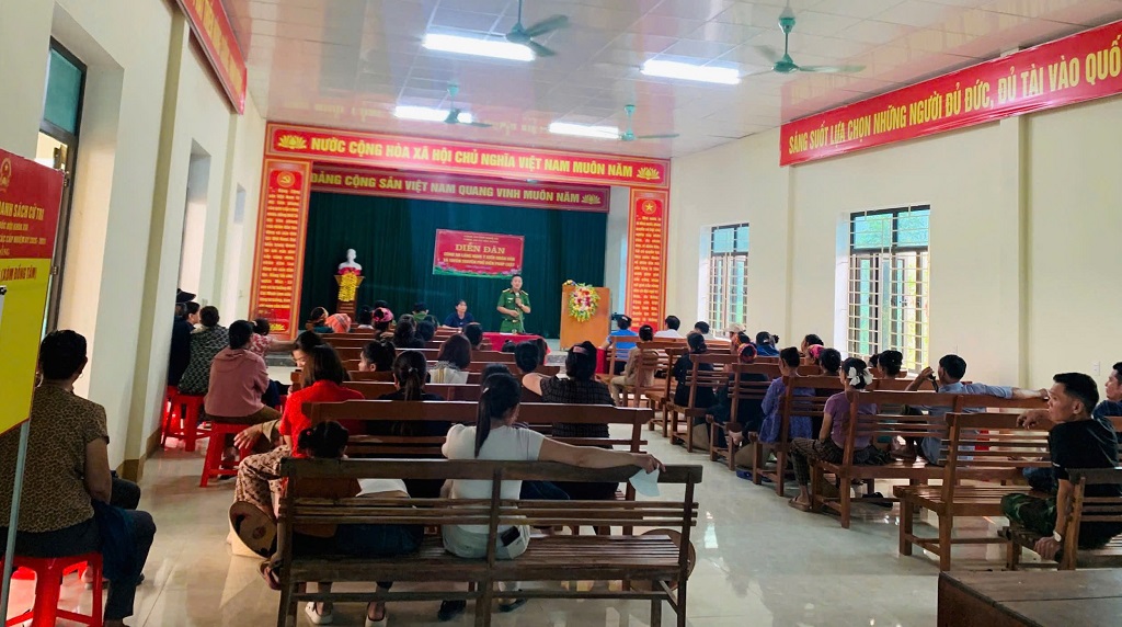 Tại diễn đàn