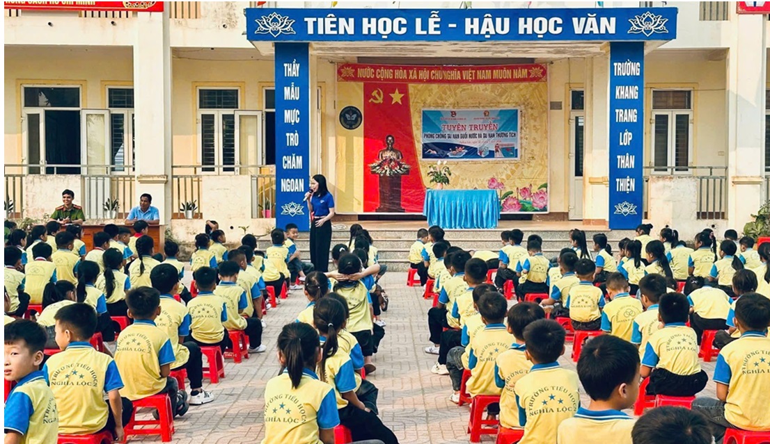 Công an xã Nghĩa Lộc tuyên truyền phòng chống đuối nước và tai nạn thương tích cho học sinh