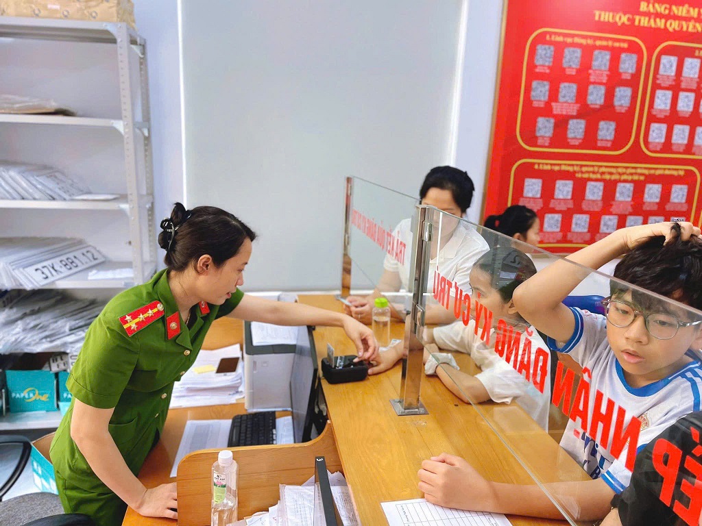 Cụ thể Nghị quyết bằng những hành động thiết thực, hoàn thành xuất sắc nhiệm vụ 