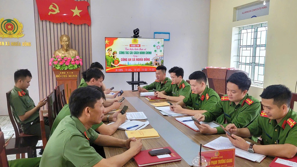 Công an xã Nghĩa Đồng tham gia cuộc thi tìm hiểu kiến thức về công tác CCHC