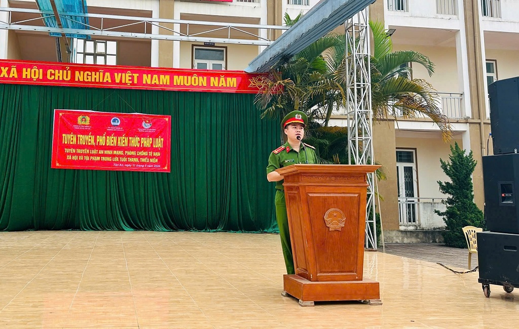 Công an xã Tân An tuyên truyền, phổ biến về Luật An ninh mạng và phòng, chống tệ nạn xã hội trong học sinh