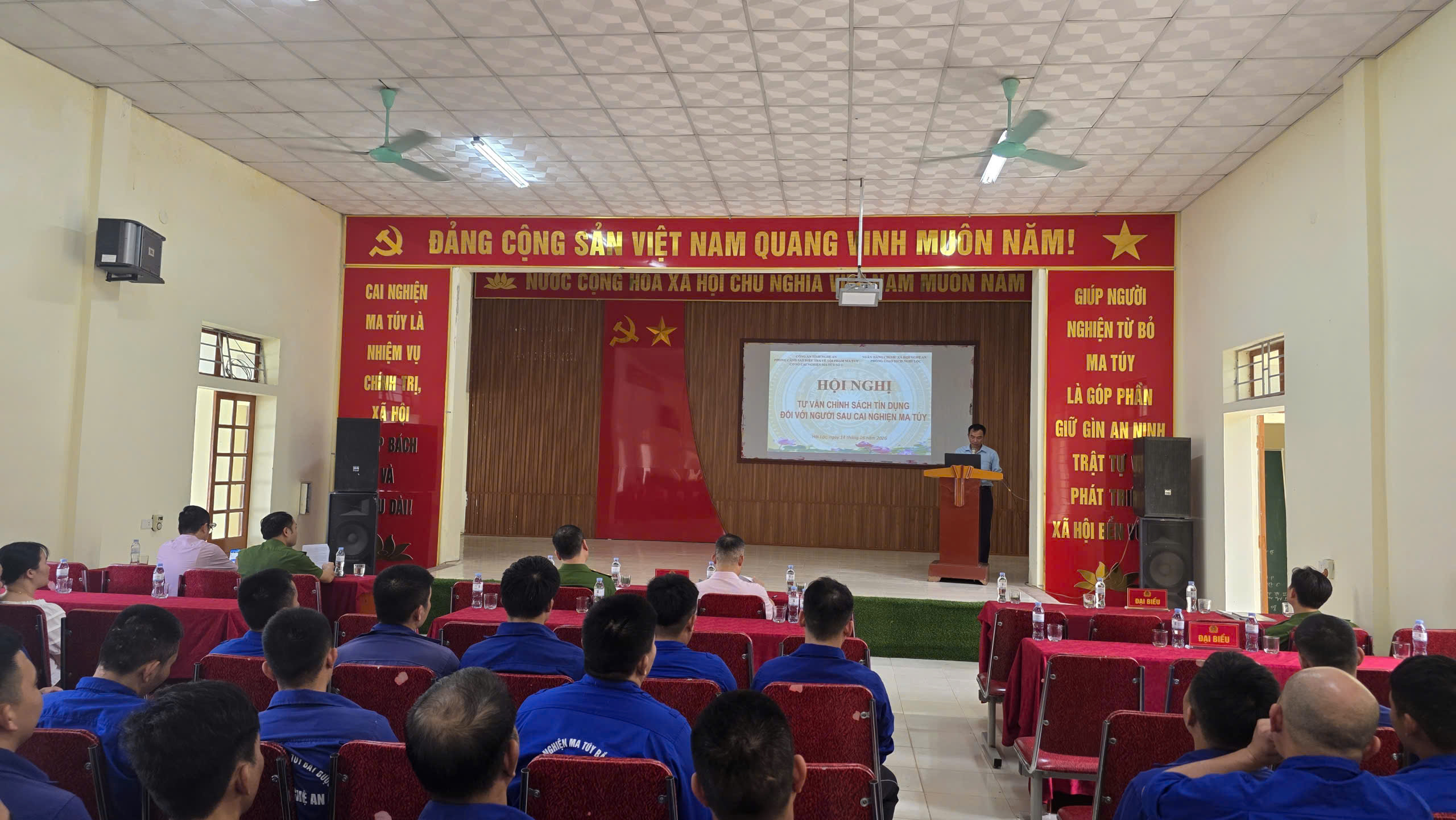 Toàn cảnh Hội nghị