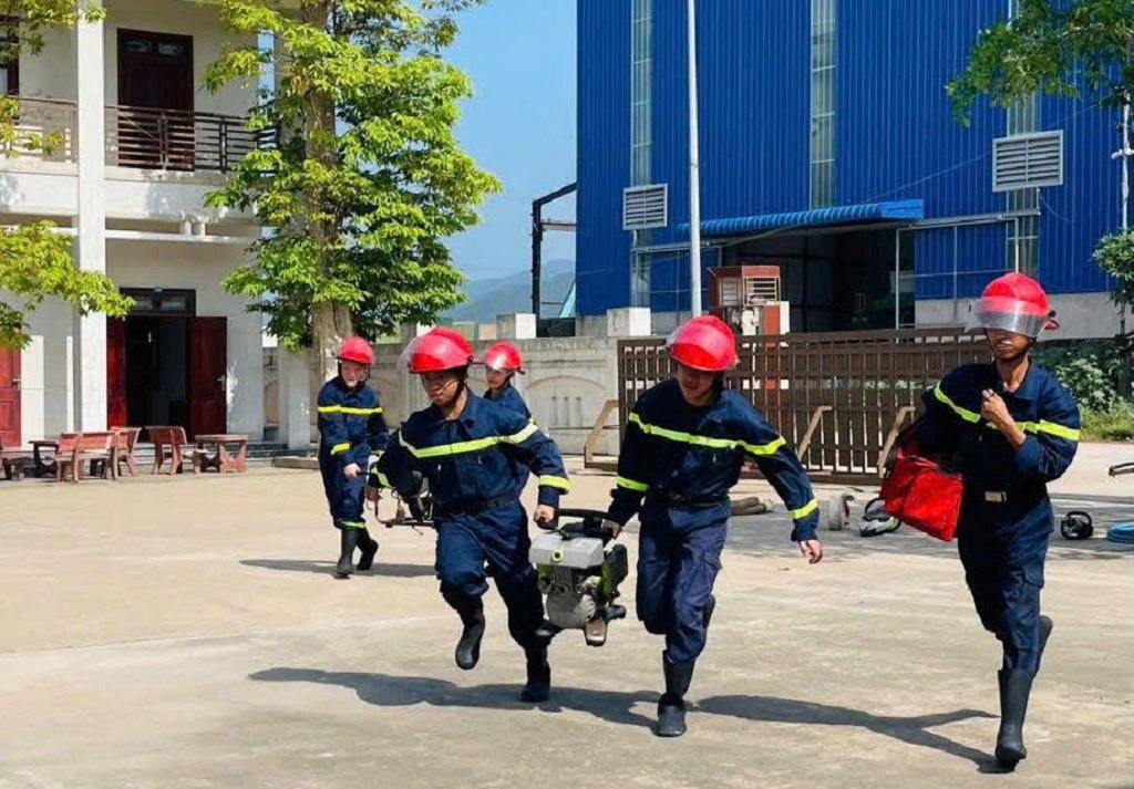 Nâng cao khả năng phản ứng nhanh, triển khai đội hình chính xác và xử lý hiệu quả tình huống cháy, nổ phức tạp