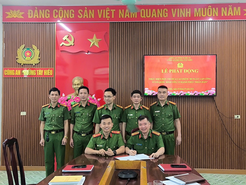 Các tổ ký cam kết 