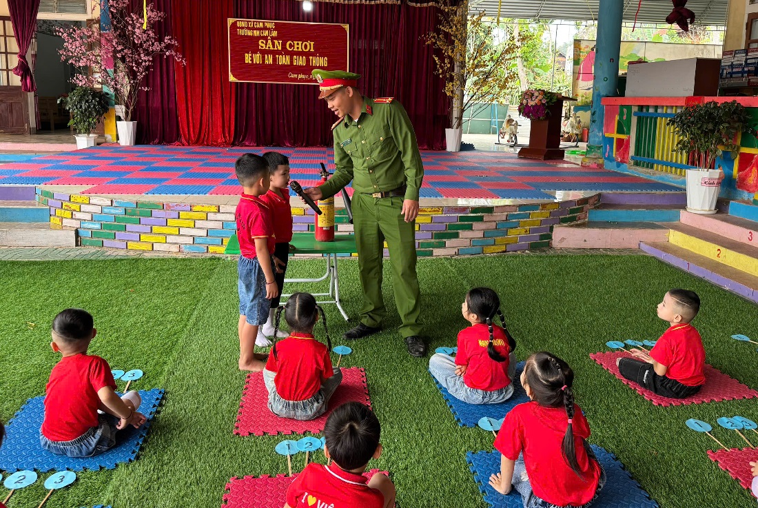 Trẻ mầm non hào hứng tham gia chương trình