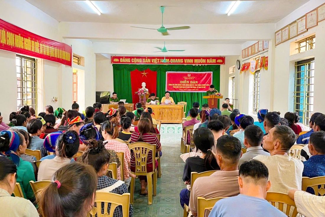 Diễn đàn diễn ra trong không khí dân chủ, cởi mở, thu hút sự tham gia đông đảo của nhân dân