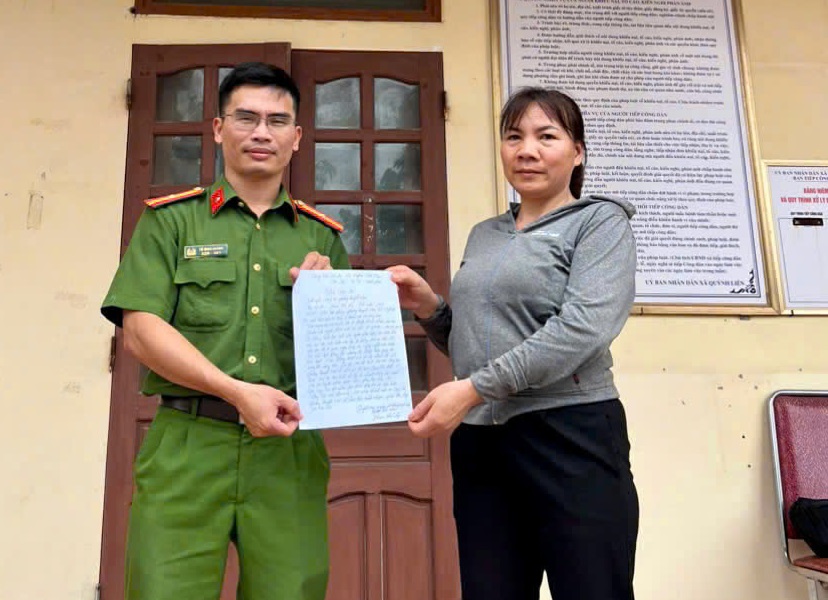 Chị Phạm Thị Lý viết thư cảm ơn Công an phường Quỳnh Mai