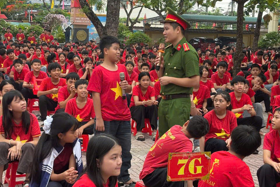 Học sinh hào hứng trả lời câu 