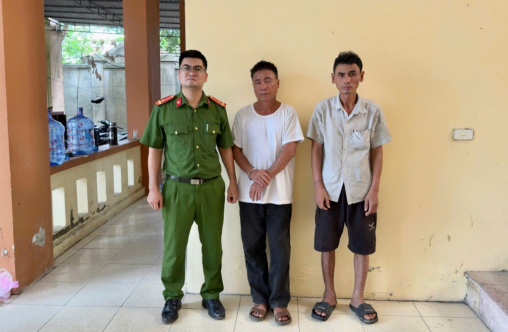 Hai đối tượng tại cơ quan Công an