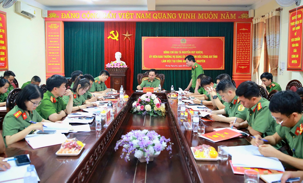 Toàn cảnh buổi làm việc