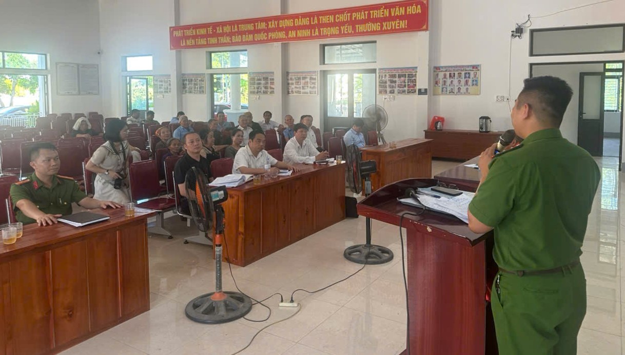 Công an xã Nam Đàn tổ chức diễn đàn 
