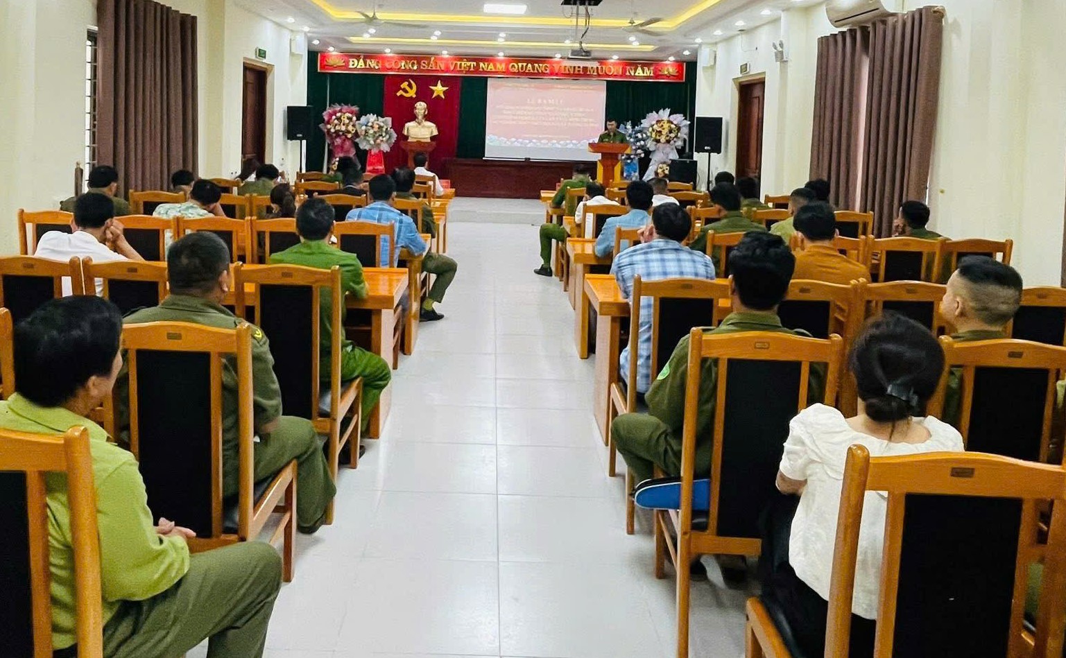 Ra mắt mô hình 
