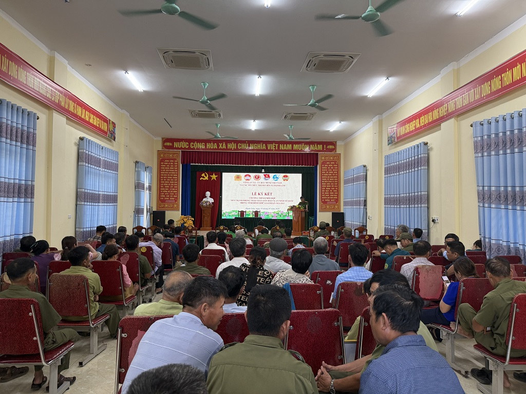 Lễ ký kết giữa Công an xã Hạnh Lâm với Ủy ban MTTQ xã