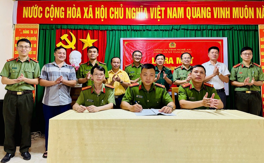 Ký cam kết thực hiện