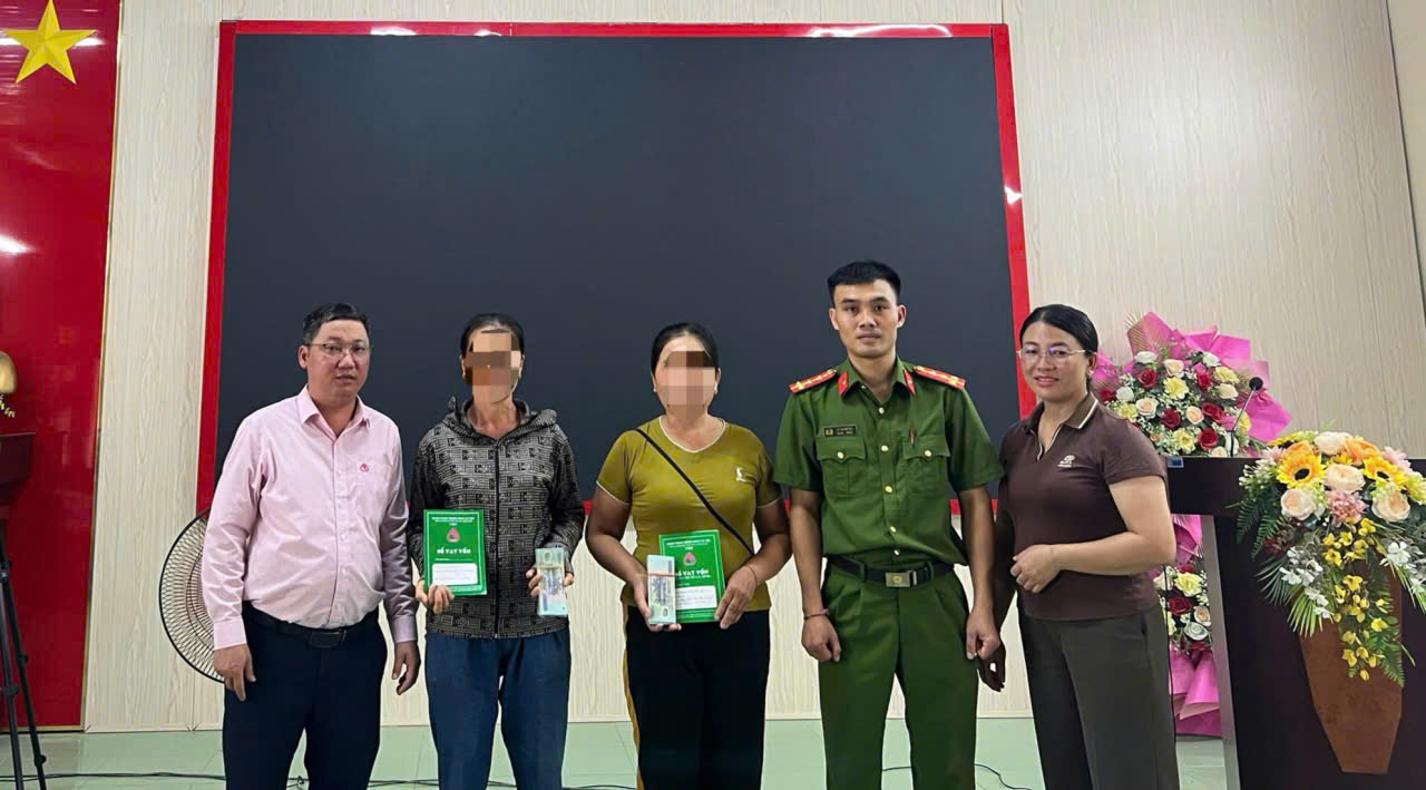 02 trường hợp sau cai nghiện ma túy được tiếp cận nguồn vốn vay ưu đãi để phát triển sản xuất, kinh doanh, tạo việc làm và ổn định cuộc sống 