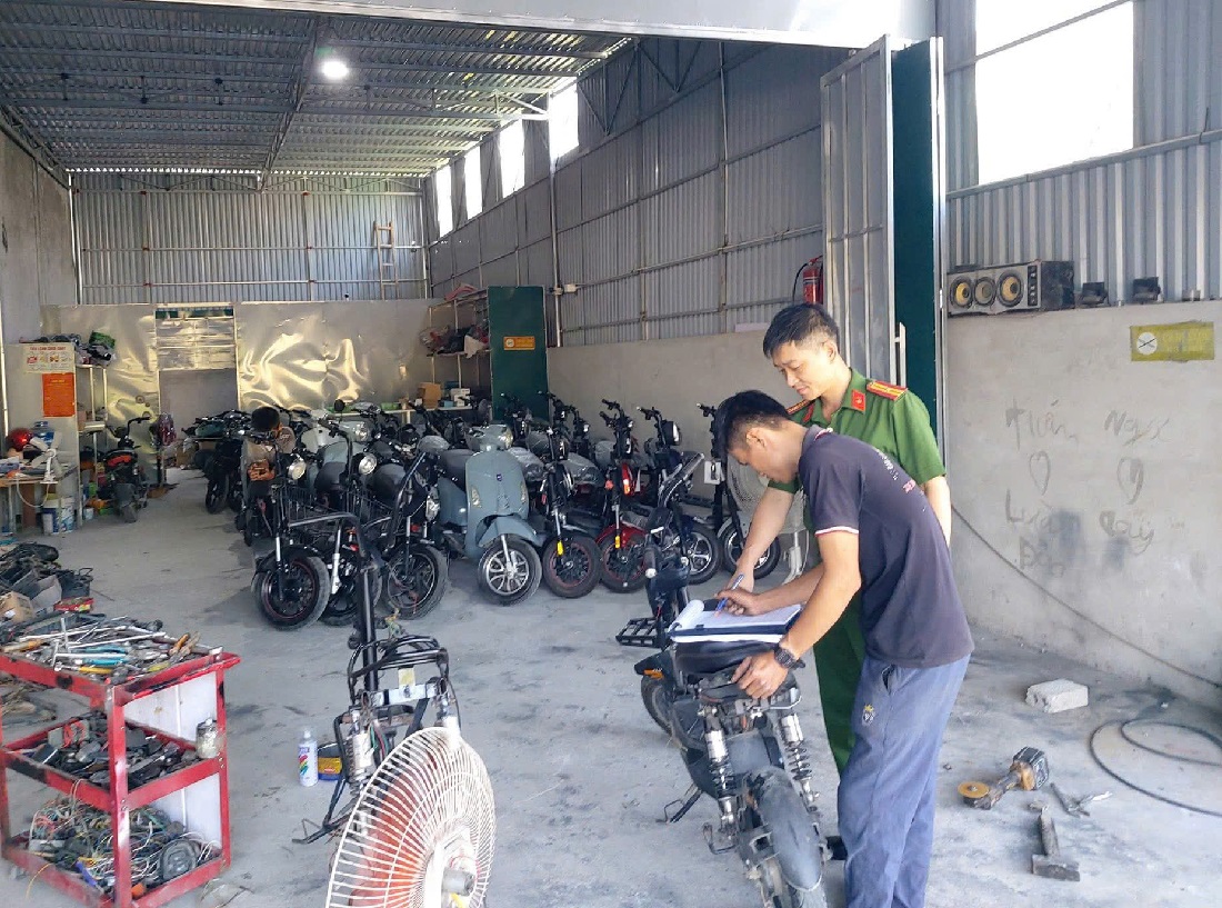 Chủ cơ sở ký cam kết chấp hành nghiêm quy định của pháp luật