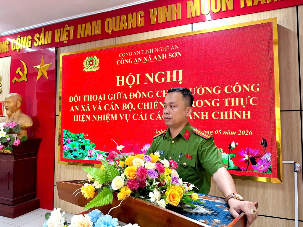 Công an xã phát biểu tại Hội nghị