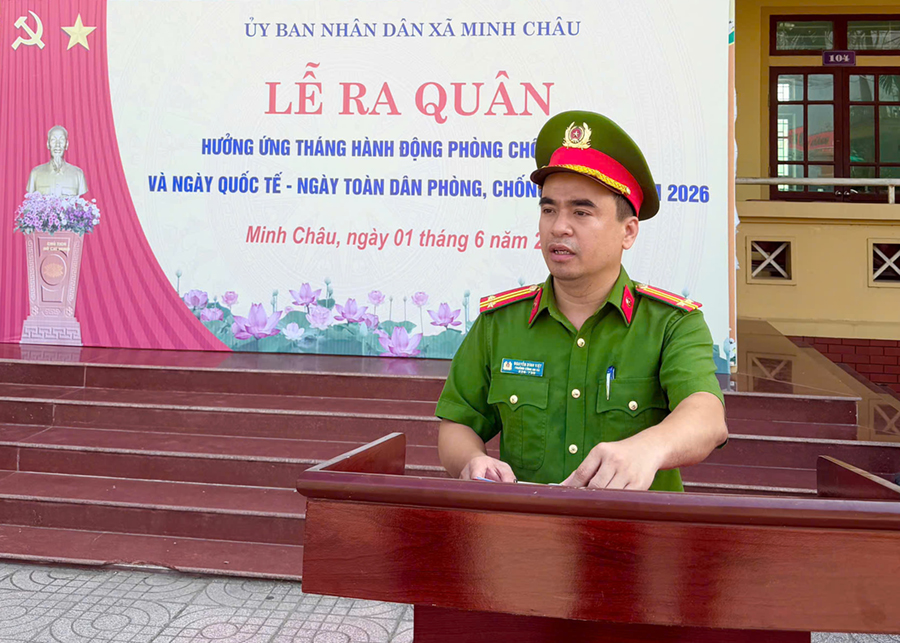 Đại diện chỉ huy Công an xã phát biểu tại Lễ ra quân