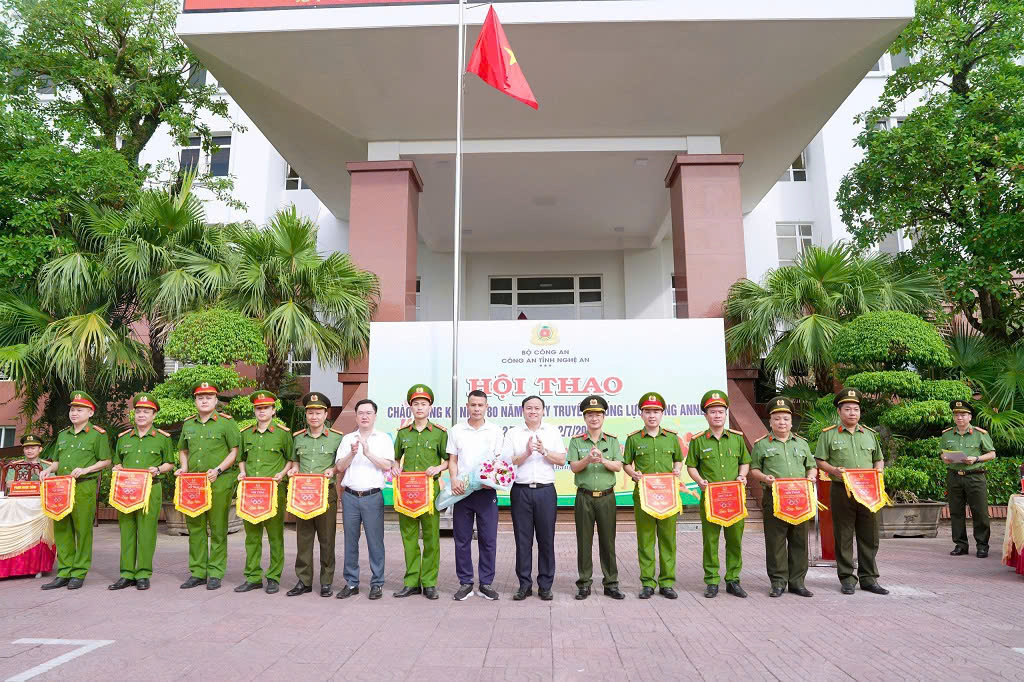 Khai mạc Hội thao chào mừng kỷ niệm 80 năm Ngày truyền thống lực lượng An ninh nhân dân