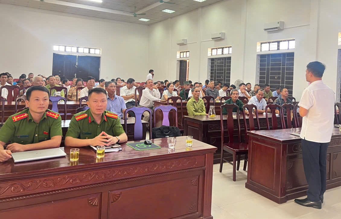 Công an xã Nam Đàn tuyên truyền, phổ biến, giáo dục pháp luật