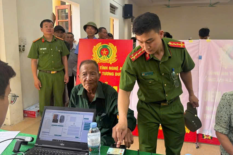 Hỗ trợ 125 thân nhân liệt sĩ lấy mẫu ADN