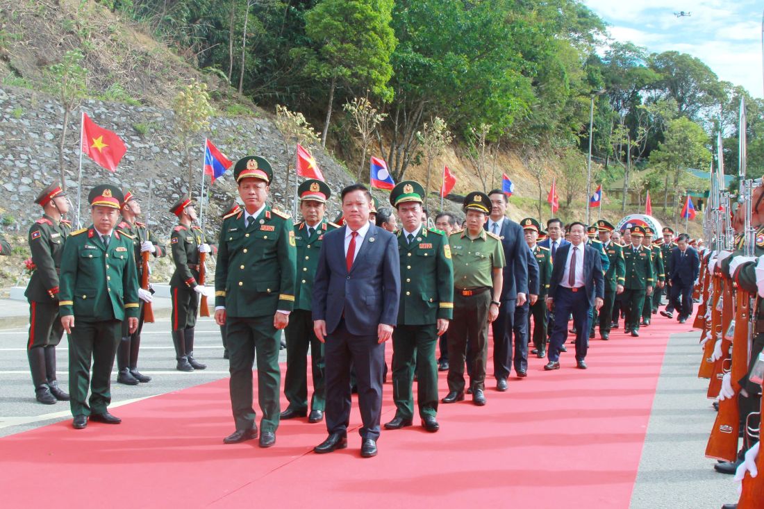 Đoàn đại biểu cấp cao Bộ Quốc phòng Việt Nam do Đại tướng Phan Văn Giang - Phó Thủ tướng Chính phủ, Bộ trưởng Bộ Quốc phòng làm Trưởng đoàn sang Lào tham dự các hoạt động trong khuôn khổ Chương trình giao lưu