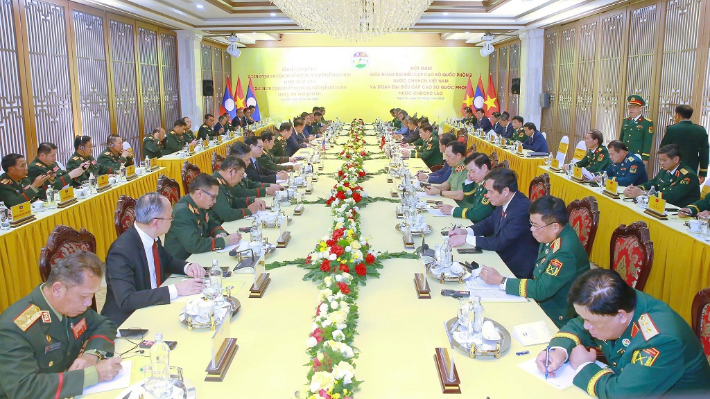 Hội đàm giữa Bộ trưởng Bộ Quốc phòng Việt Nam và Bộ trưởng Bộ Quốc phòng Lào