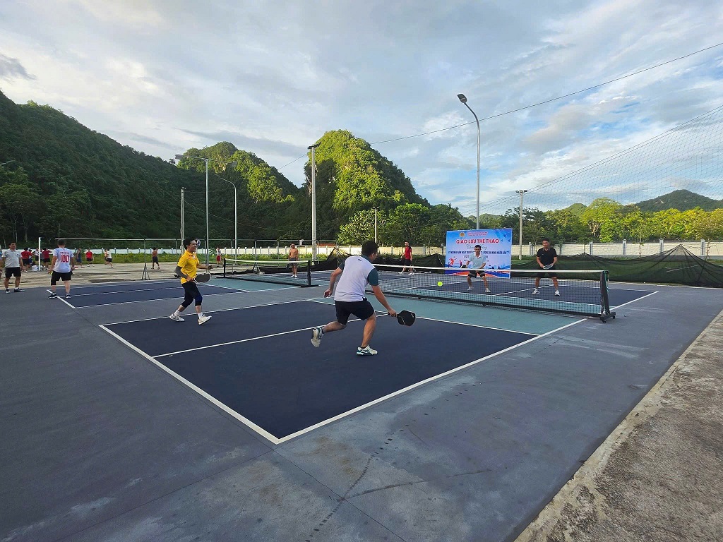 Công an xã Quỳ Hợp tổ chức giao lưu thể thao